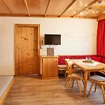 Haus Lenz Апартаменты *